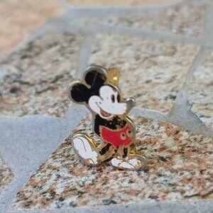 Vintage 1980s Mickey Mouse Standing Brooch Pin from Walt Disney Productions